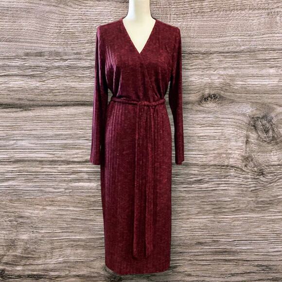 Torrid Midi Surplice Wrap Dress Women Size 1X -14/16 in Jester Red - Picture 2 of 9